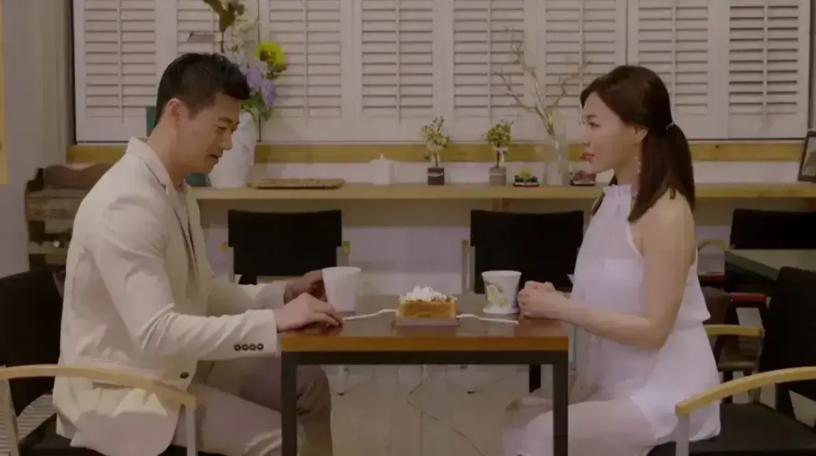 《邻居家妻子》韩国电影未删减1080P韩语中字高清在线观看-我邻居的妻子完整版百度网盘夸克迅雷下载-邻居家妻子情感越界剧情深度解读